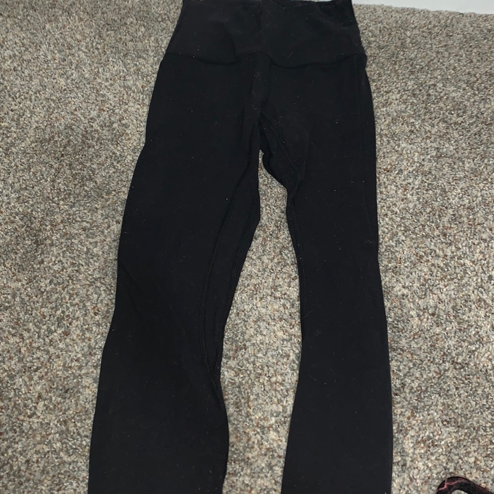 Black lulu lemon aligns